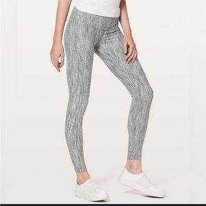 Size 4 Lululemon wunder under arrow jacquard high rise